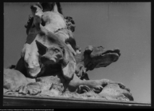 Białystok, Pałac Branickich, fragment rzeźby Herkules - hydra
