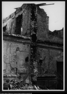 Białystok, ruiny Pałacu Branickich (wnętrze auli w czasie odgruzowywania )