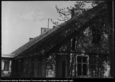 Bludzie Małe, drewniane zabudowania dworskie