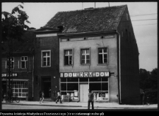 Olecko, Plac Wolności