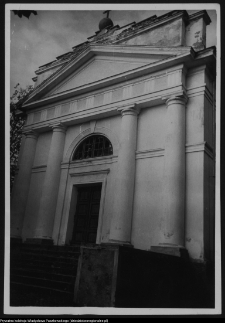 Filip&oacute;w, kości&oacute;ł