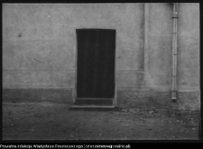 Stawiski, drzwi kościoła