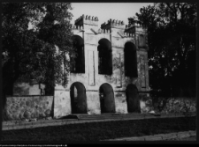 Rutki, brama-dzwonnica