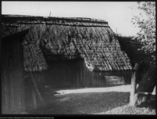 Korkliny, chata wiejska