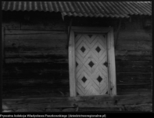 Kotły, drzwi chaty