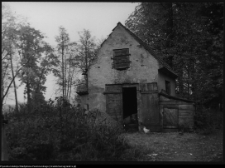 Pobikry, lamus podworski