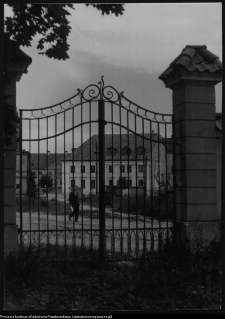 Białystok, Pałac Branickich, boczna brama