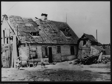 Dom z podw&oacute;rkiem