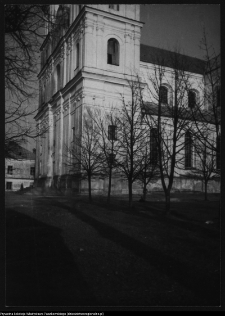 R&oacute;żanystok, kości&oacute;ł