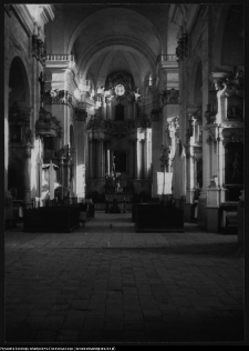 R&oacute;żanystok, kości&oacute;ł