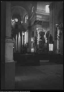 R&oacute;żanystok, kości&oacute;ł