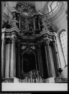 R&oacute;żanystok, kości&oacute;ł