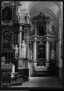 R&oacute;żanystok, kości&oacute;ł