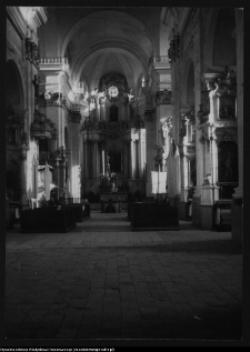 R&oacute;żanystok, kości&oacute;ł