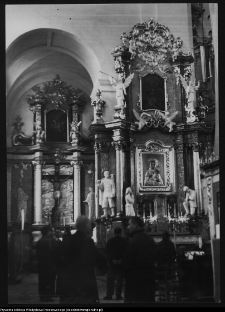 R&oacute;żanystok, kości&oacute;ł