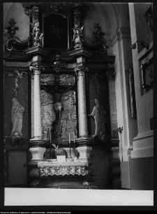 R&oacute;żanystok, kości&oacute;ł