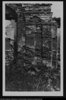 Mała Huta, brama folwarczna