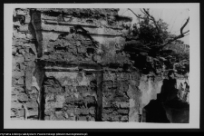 Mała Huta, brama folwarczna