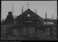 Mała Huta, brama folwarczna