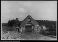 Mała Huta, brama folwarczna