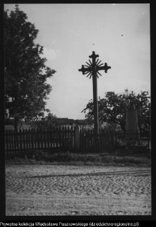 Malawicze Górne, krzyż przydrożny