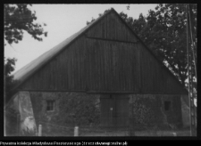 Makowlany, budynek gospodarczy