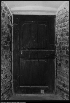 Zaręby Kościelne, drzwi do prezbiterium kościoła