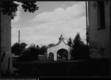 Boćki, brama przy cerkwi