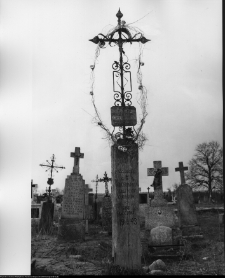 Chodor&oacute;wka, krzyże cmentarne