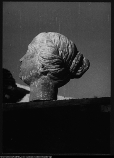 Supraśl, Pałac Opat&oacute;w, rzeźby