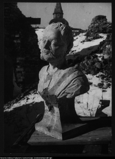 Supraśl, Pałac Opatów, rzeźby