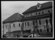 Supraśl, Pałac Opat&oacute;w