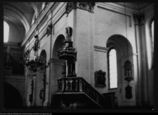 R&oacute;żanystok, kości&oacute;ł