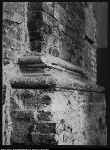 Sejny, fragment muru odsłoniętego podczas badań przy klasztorze