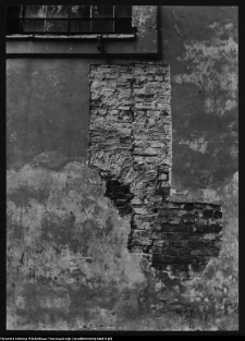 Sejny, fragment muru odsłoniętego podczas badań przy klasztorze