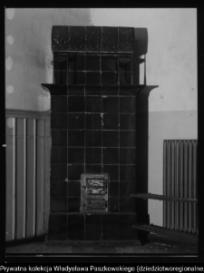 Zabytkowy piec kaflowy