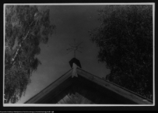 Krypno, kuty krzyż na szczycie kapliczki