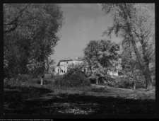 Ciechanowiec-Nowodwory, widok na ogr&oacute;d i pałac