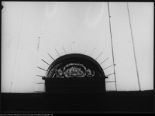 Drohiczyn, tympanon portalu katedry Trójcy Przenajświętszej