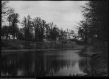 Ciechanowiec, widok na ogród i pałac