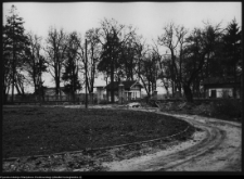 Ciechanowiec, brama pałacowa