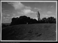 Suraż, widok na grodzisko i kości&oacute;ł
