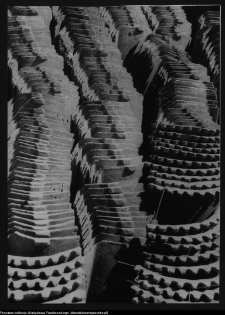 Tykocin, gąsiory do pokrycia kalenicy dachu