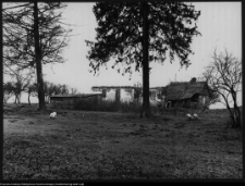Grodzisk, widok na dwór od strony ogrodu