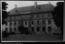 Ciechanowiec, budynki poklasztorne