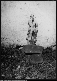 Pomiany, rzeźba Chrystusa Frasobliwego