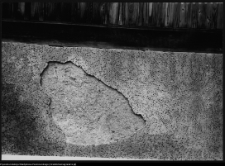 Łosośna, fragment fundamentu dworu