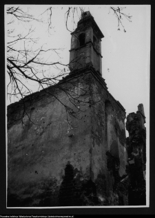 Mielnik, ruiny gotyckiego kościoła Świętej Tr&oacute;jcy