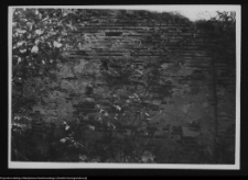 Wigry, mur oporowy wjazdowy