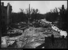 Białystok, Brama Wielka pałacu Branickich i ruiny hotelu Ritz